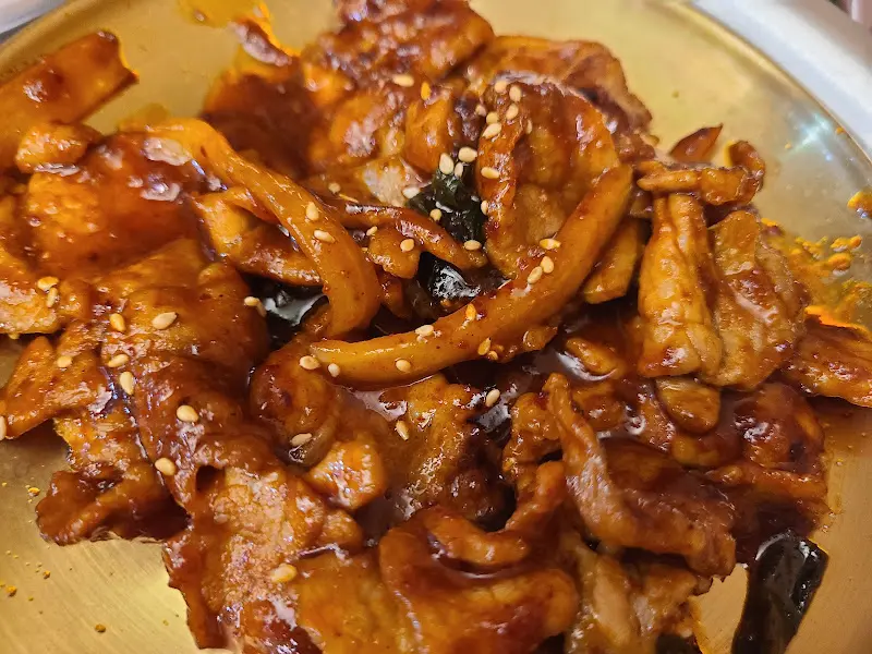 윤기가 흐르는 간장 제육볶음