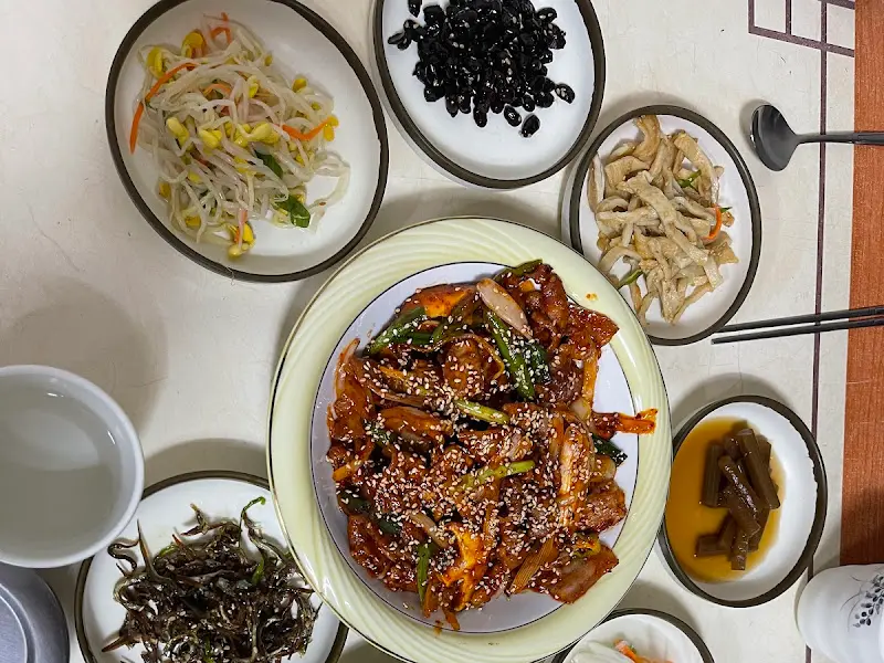 푸짐한 오징어 볶음