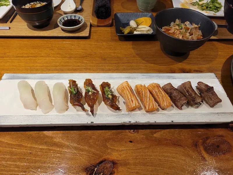 다양한 스시의 향연