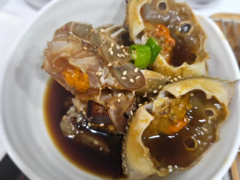 윤기가 흐르는 간장게장