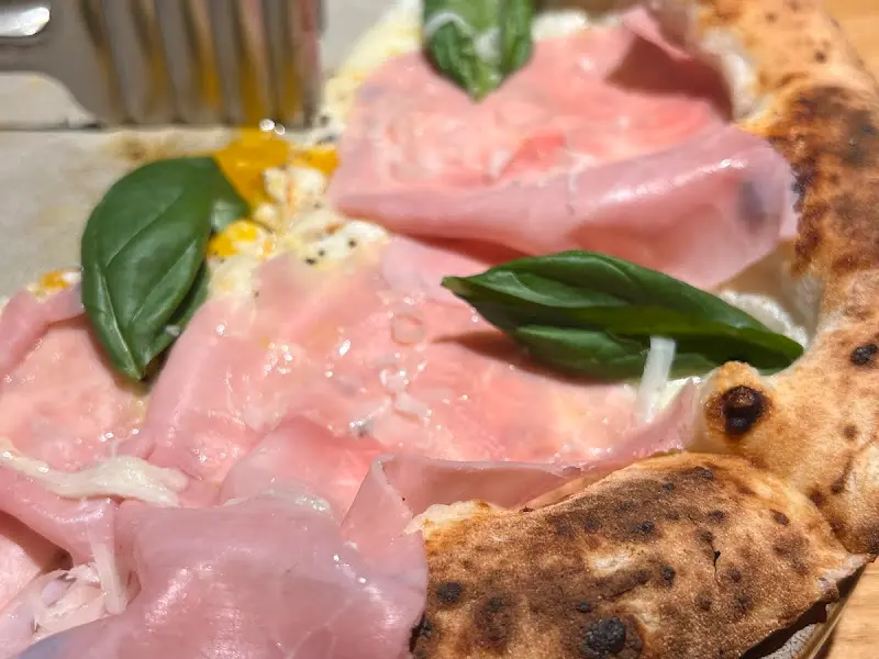 다로베 피자 근접샷