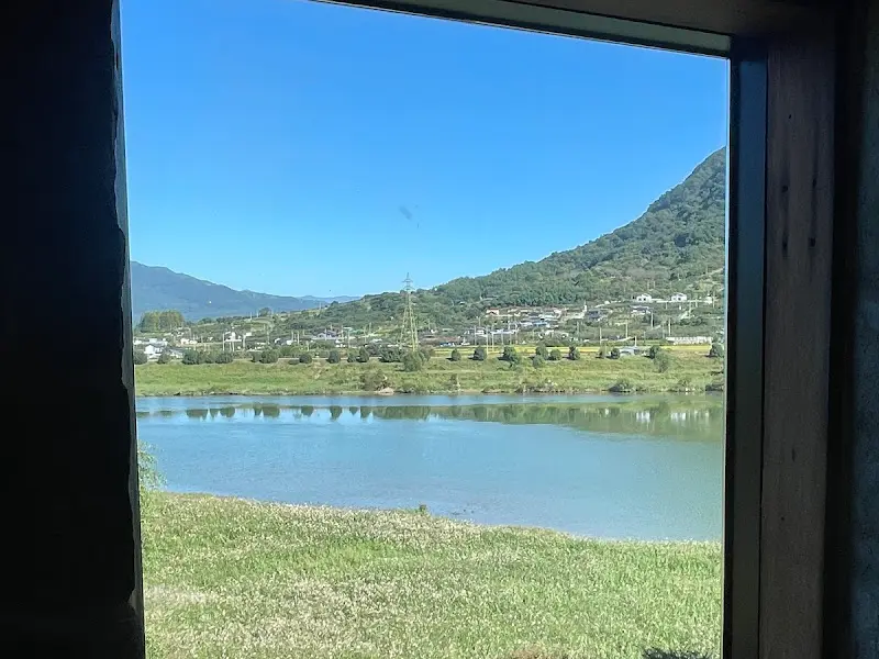 액자처럼 보이는 섬진강 뷰