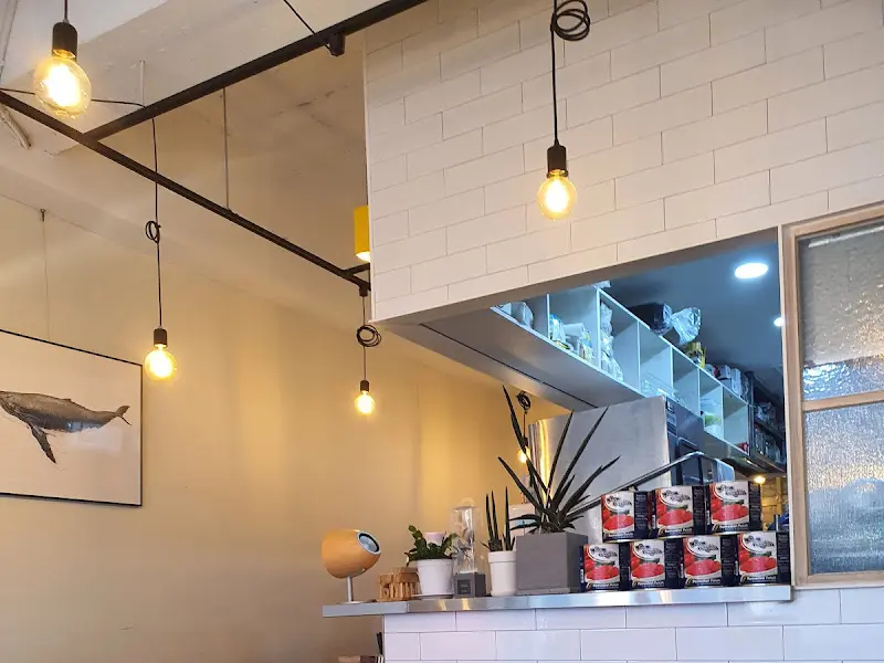 힙한 분위기의 건강한 파스타 내부