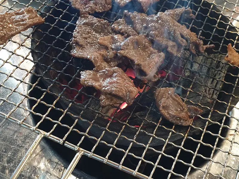 노릇하게 구워진 양념 소고기