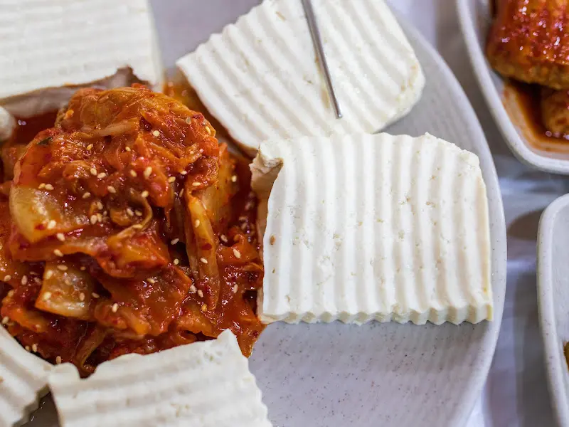 두부와 볶음김치