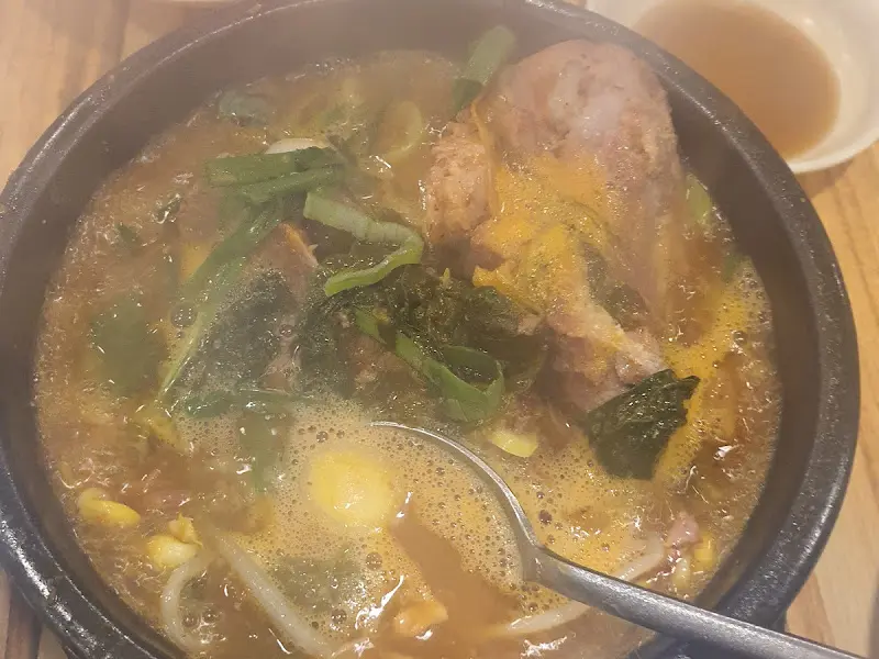 뜨끈한 뼈해장국의 비주얼