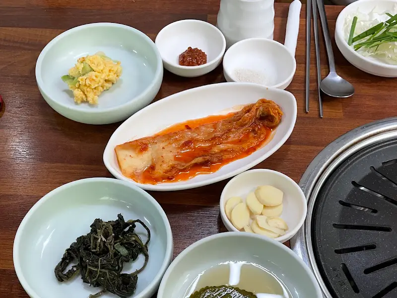 정갈하게 차려진 밑반찬