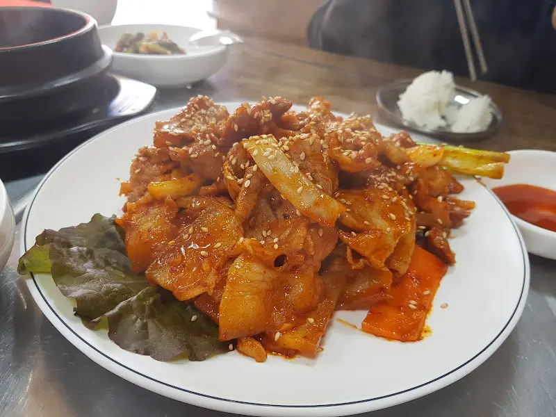 윤기가 흐르는 제육볶음