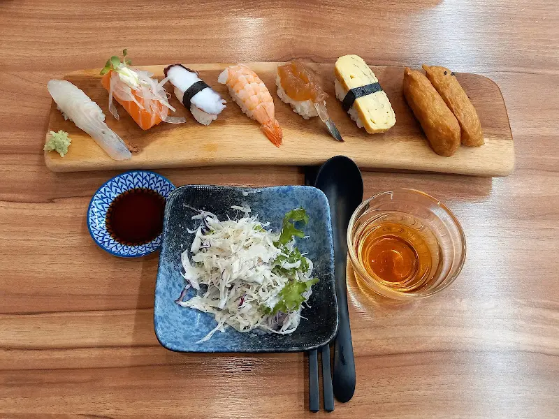 다채로운 카이센동