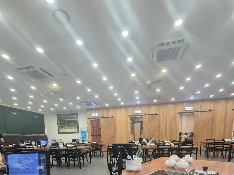 넓고 쾌적한 야반의 내부 모습