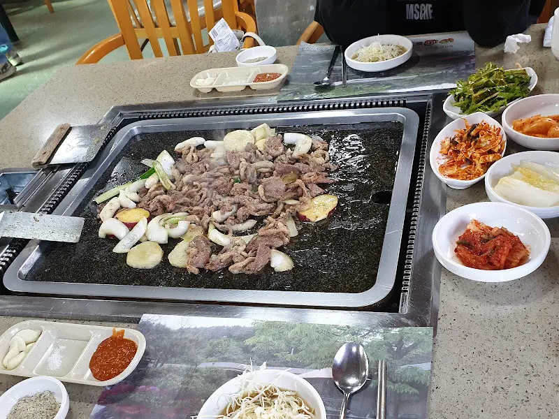 오리고기 로스구이 한 상 차림