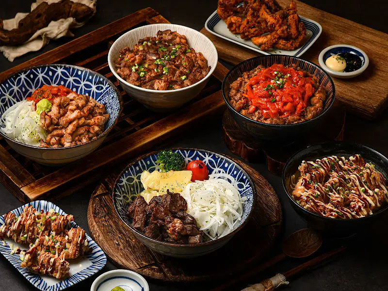 다양한 덮밥 메뉴