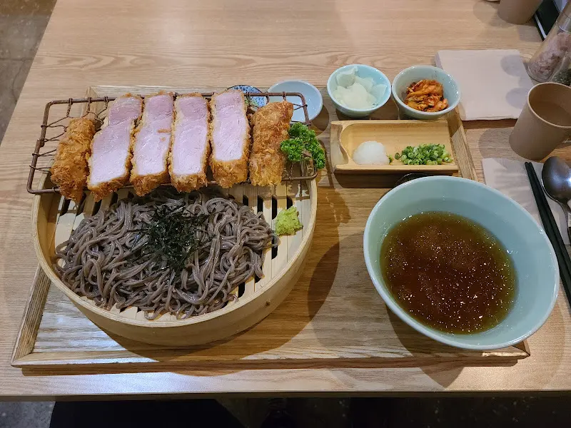 돈카츠 정식 한상차림