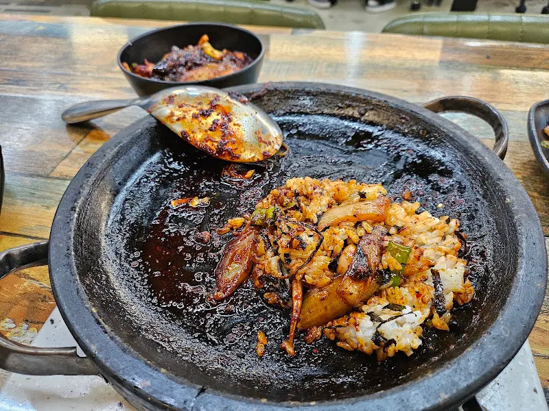 오징어볶음 양념에 비벼 먹는 볶음밥