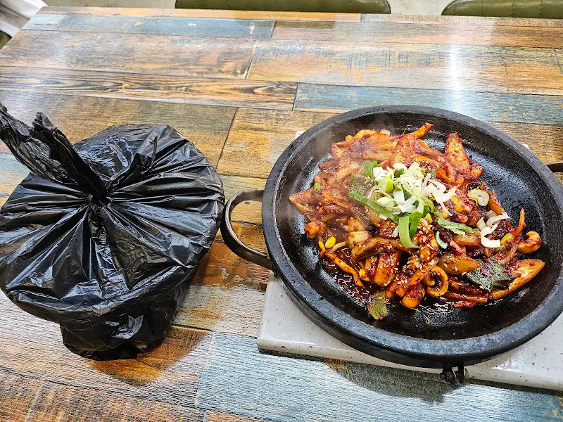 두레식당 오징어볶음 전체 상차림