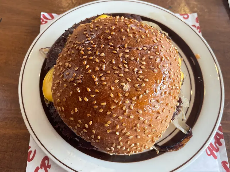 행루즈버거의 더블 치즈 버거