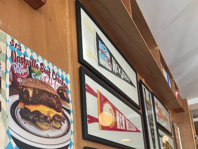 행루즈버거 내부 인테리어