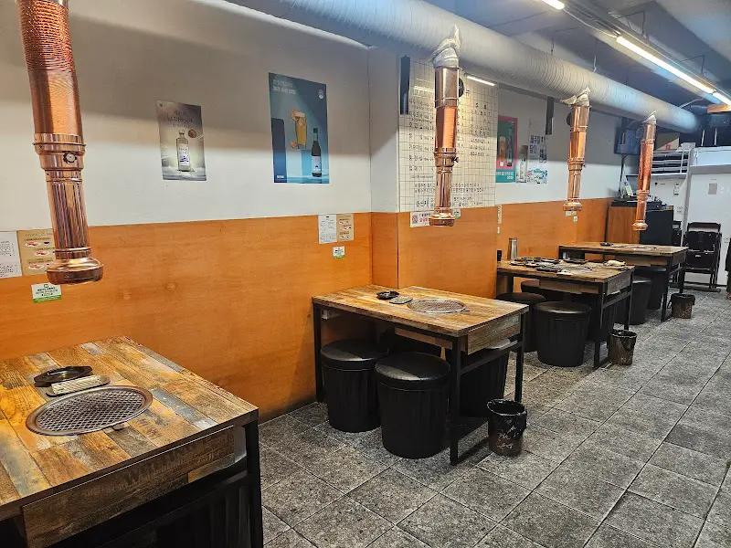 애월식당 테이블