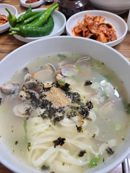 바지락 칼국수 클로즈업