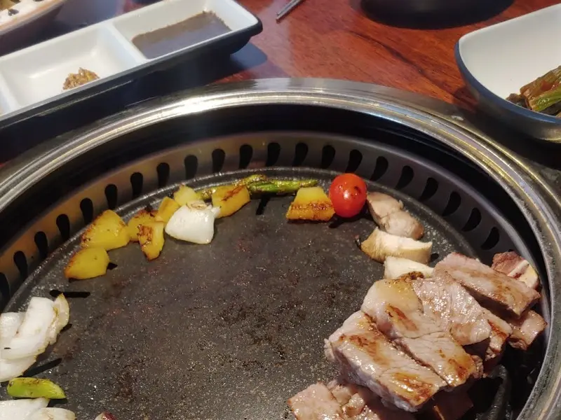 고기 굽는 모습