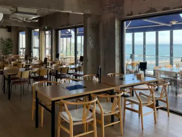 바다를 품은 얼큰함, 기장 일광에서 맛보는 등촌샤브칼국수의 황홀경 그리고 숨겨진 일광 맛집의 매력