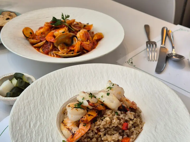 감베리 로제 파스타와 해산물 파스타