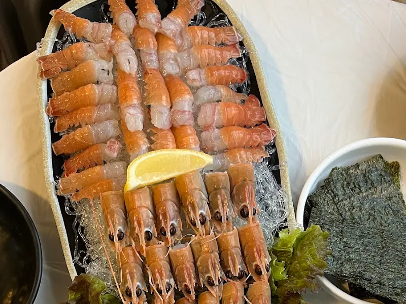 먹음직스러운 딱새우회