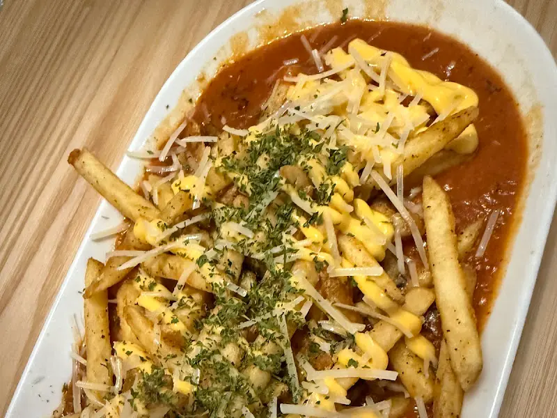 라구소스 감자튀김