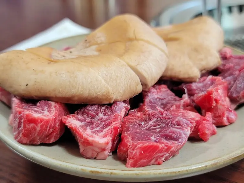 숯불 위에 구워지는 꽃갈비살