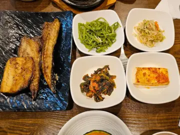 고즈넉한 성북동 한옥에서 맛보는 단호박 영양밥, 그 풍미 가득한 추억의 맛집 기행