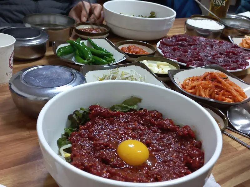 육회비빔밥, 육사시미 풀샷