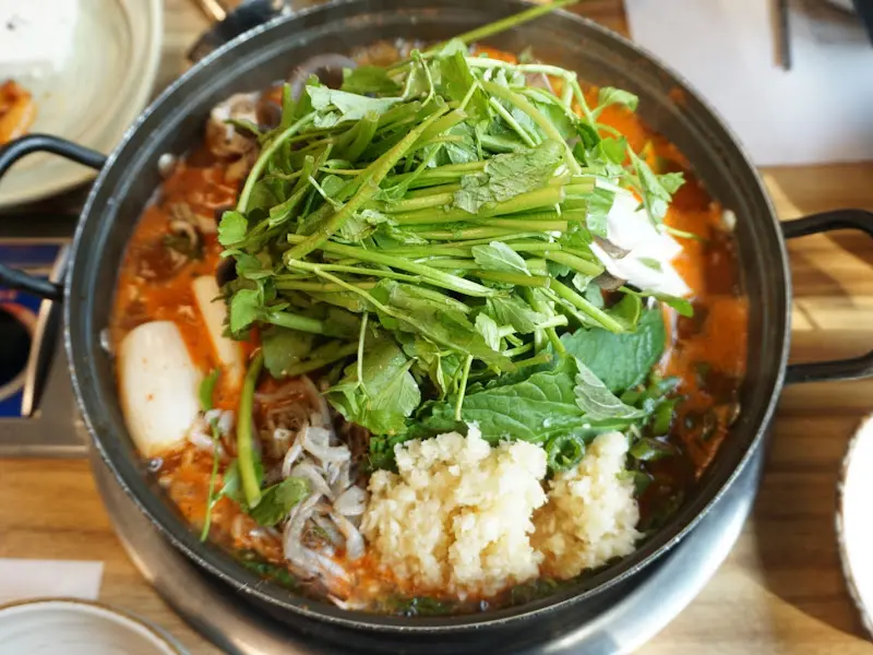 푸짐한 참게+메기 매운탕