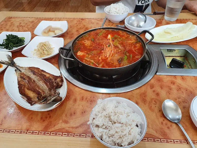 한상 가득 차려진 밥상