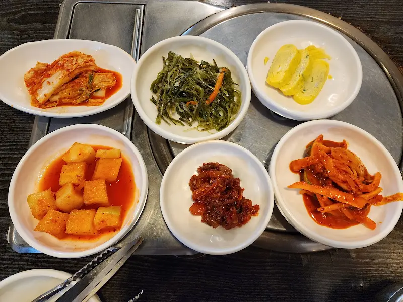 정갈하게 차려진 밑반찬