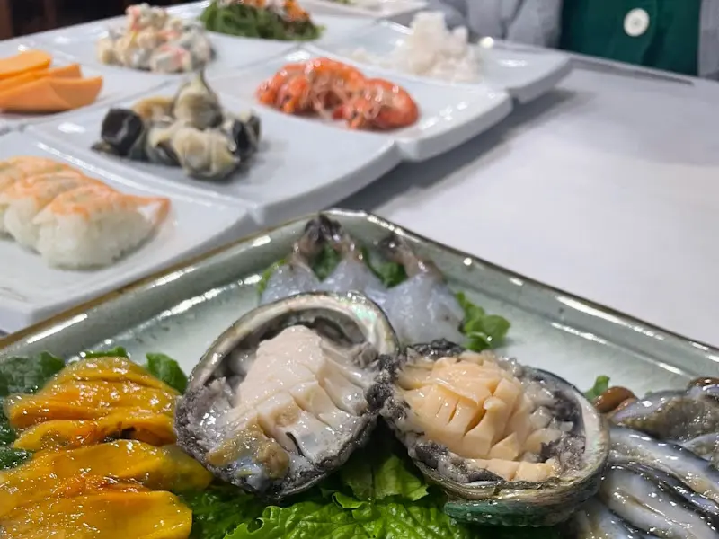 푸짐한 스끼다시 한 상