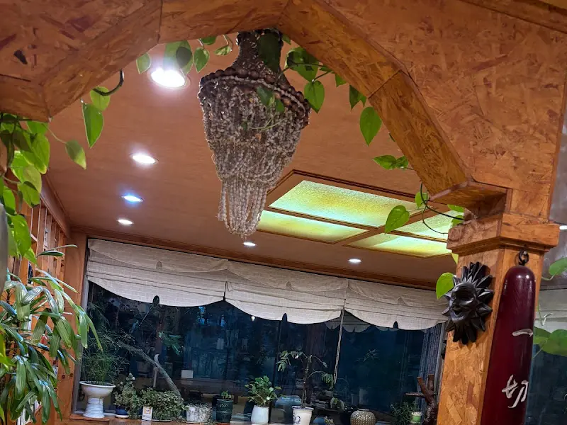 식당 내부 샹들리에