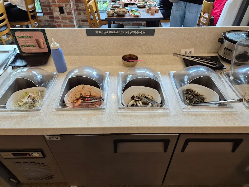 푸짐한 쌈 채소 셀프 코너