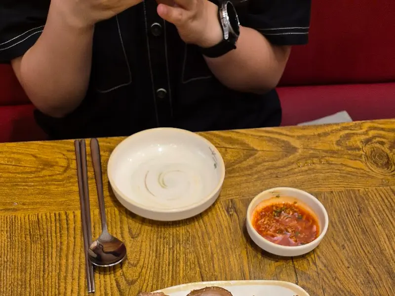 맛있는 족발과 함께 즐거운 식사