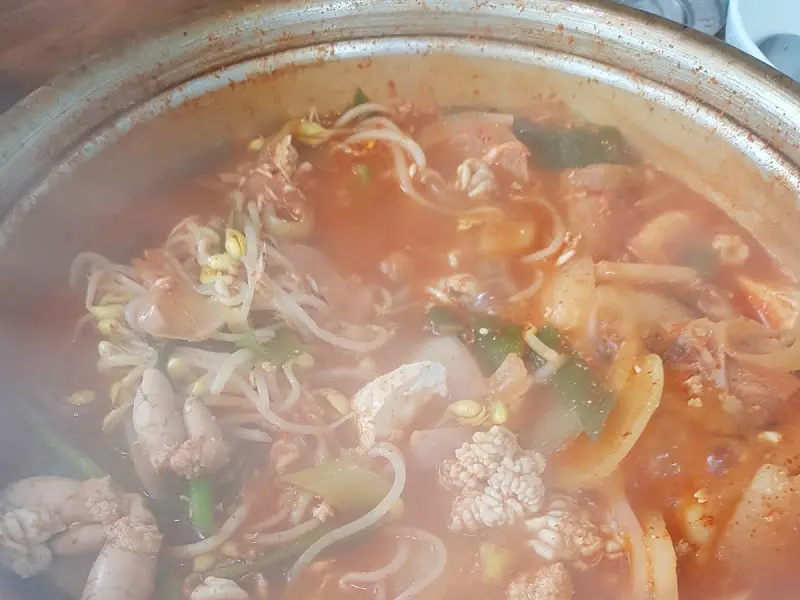 섞어탕 속 알과 고니