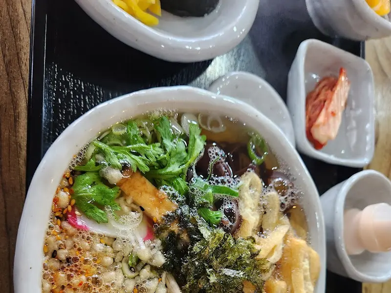 우동의 뽀얀 국물