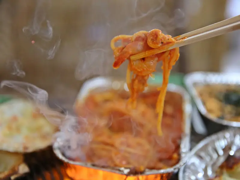 불판 위 스파게티