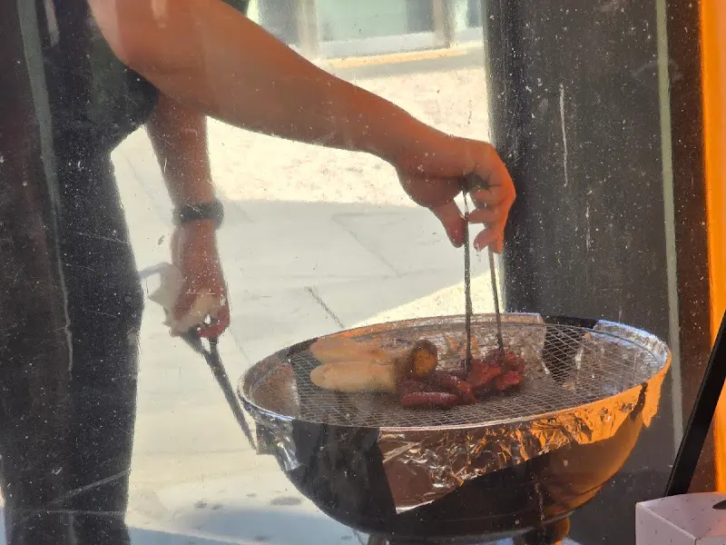 숯불에 구워먹는 소시지