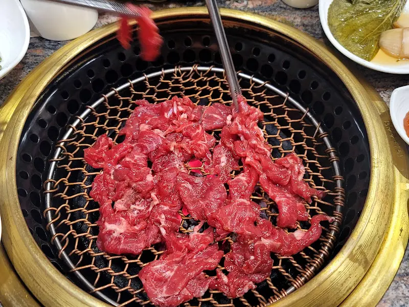 숯불 위에서 익어가는 광양불고기