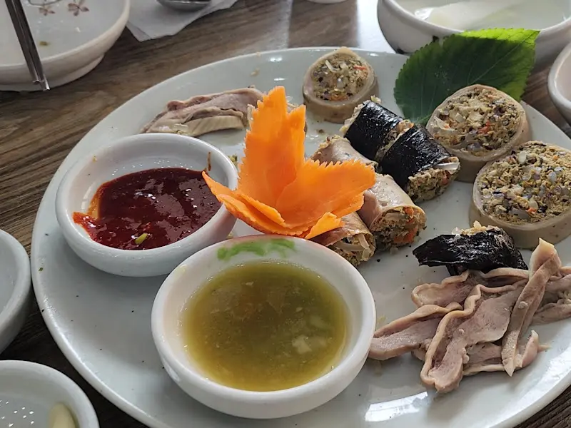 모듬 순대를 더욱 맛있게 즐기는 방법