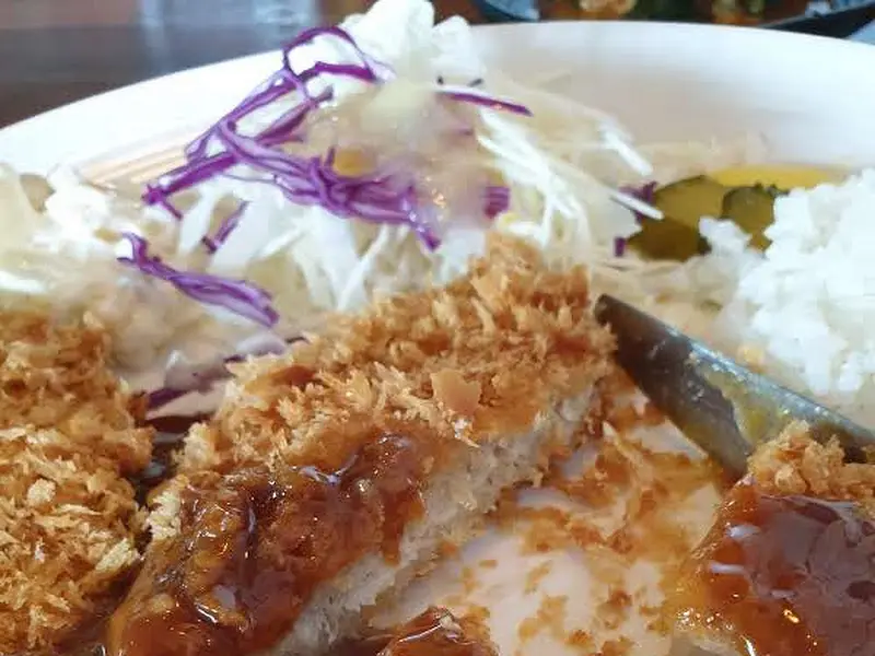 샐러드 돈까스 단면