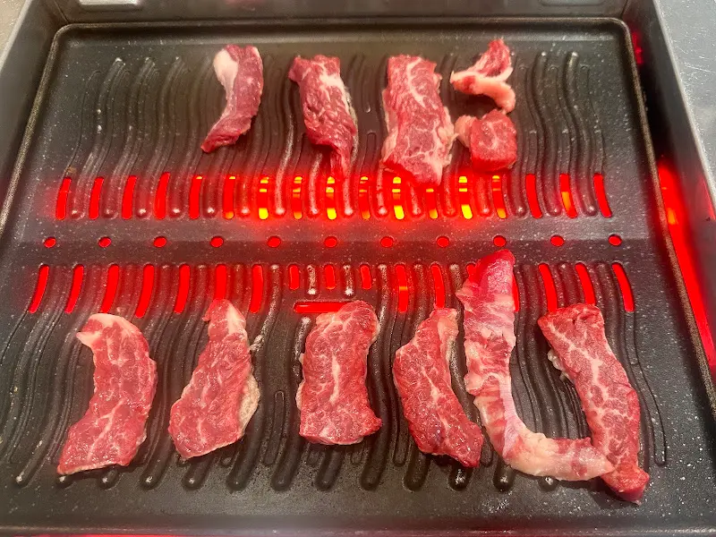 불판 위에서 익어가는 울릉도 약소