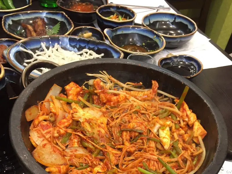 다채로운 곁들임 음식