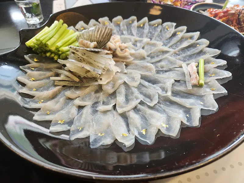 아름다운 복어회 플레이팅