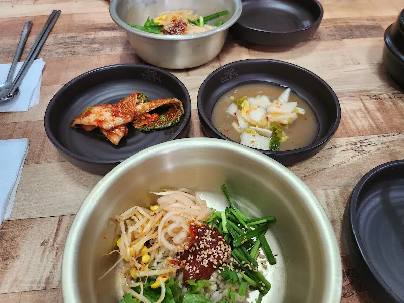 보리 비빔밥과 반찬