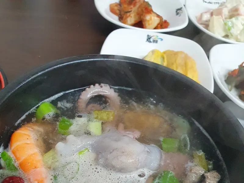 전복갈낙탕 근접샷